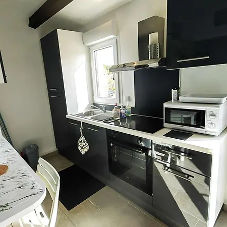 Mezzanine Au Coeur De La Pinede, A 800m De La Plage, 4 Pers, Parking Privatif - Fr-1-607-191 Apartment