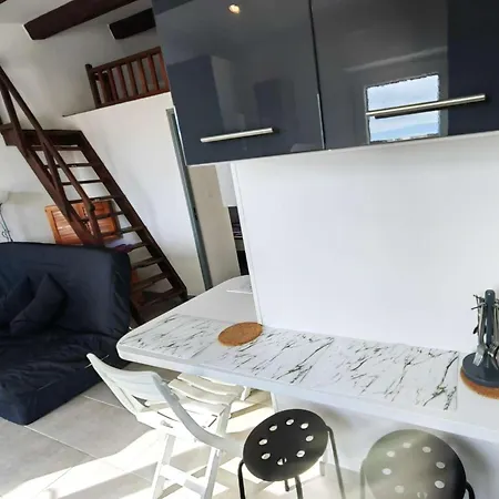 Mezzanine Au Coeur De La Pinede, A 800m De La Plage, 4 Pers, Parking Privatif - Fr-1-607-191 Apartment *