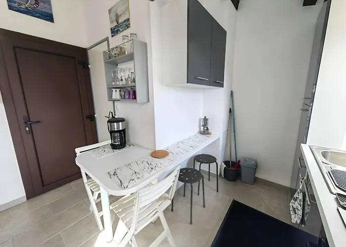 Mezzanine Au Coeur De La Pinede, A 800m De La Plage, 4 Pers, Parking Privatif - Fr-1-607-191 Apartament Agde